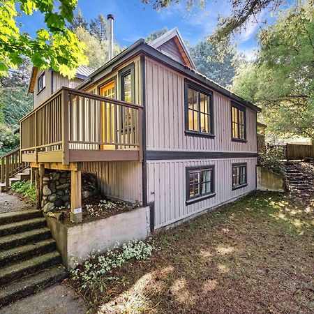 Sunwolf Riverside Cabins Brackendale Екстер'єр фото